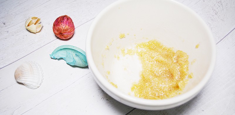 DIY Sugar Lip Scrub 